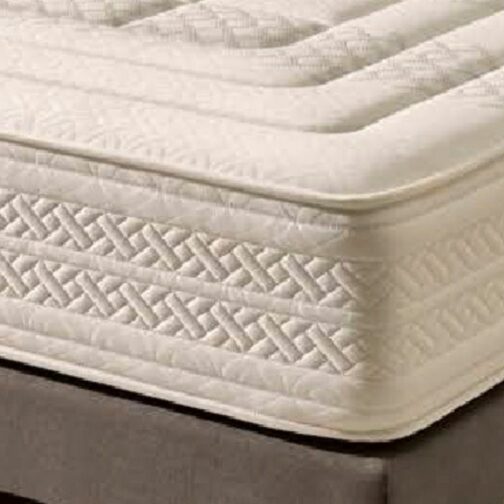 Matelas confort équilibré. Gamme First en mousse Haute Densité 25kg/m3. Mousse VISCOPlume de 3cm sur le dessus. Hauteur 28cm.